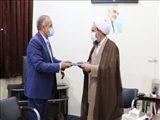 تقدیر فرماندار قرچک از امام جمعه شهرستان به مناسبت سالروز اقامه نخستین نماز جمعه