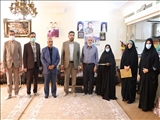 دیدار نوروزی فرماندار قرچک با خانواده شهید "مهدی قاضی‌خانی"| اهدای تابلوی مزین به نام حضرت زینب کبری(س) به فاتحی‌نژاد