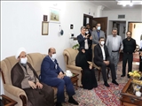 دیدار وزیر راه و شهرسازی با مادر شهید والامقام «علی اصغر فلاح» در قرچک