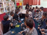 حضور مسئول کتابخانه اقبال لاهوری قرچک در مدرسه ابتدایی شهید چمران