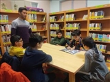 نشست معرفی و جمع خوانی کتاب با حضور نوجوانان در کتابخانه اقبال لاهوری قرچک 