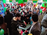 گزارش تصویر/ برپایی غرفه فرهنگی توسط شهرداری قرچک در حاشیه راهپیمایی ۲۲ بهمن