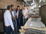 بازدید فرماندار قرچک از واحد تولید ظروف بلوری 