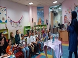 برگزاری سلسله‌نشست‌های قصه گویی با حضور اعضای کودک و نوجوان در کتابخانه عمومی ولایت قرچک
