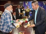 تجلیل فرماندار از پدران شهدای قرچک در روز سالروز گرامی داشت مقام پدر