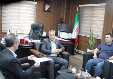 بررسی مشکلات شرکت اُروم اُیاز توسط فرماندار شهرستان قرچک