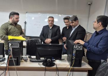 حضور سرزده فرماندار شهرستان قرچک در بخشداری مرکزی همزمان با آغاز ثبت‌نام داوطلبان شوراهای اسلامی روستاها